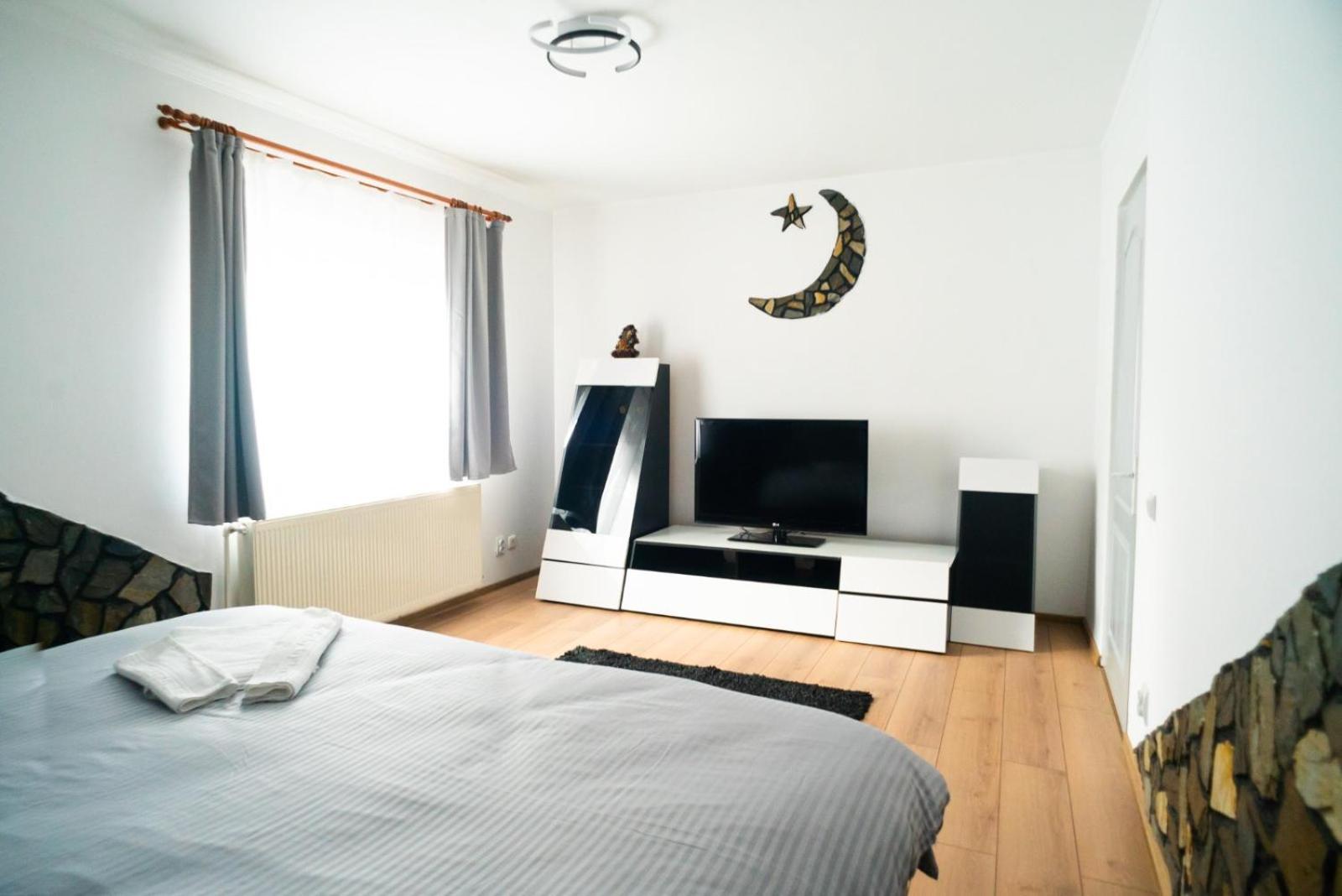 Apartament Dacul Hunedoara Exterior photo